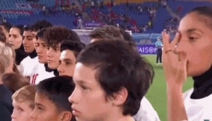 星空体育APP-伊朗女足7人&amp;quot;叛逃&amp;quot;细节曝光！摘下头巾激动流泪，获澳洲庇护