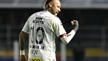 星空体育下载-巴媒：在巴西3-1克罗地亚的比赛中，许多球迷高喊内马尔名字